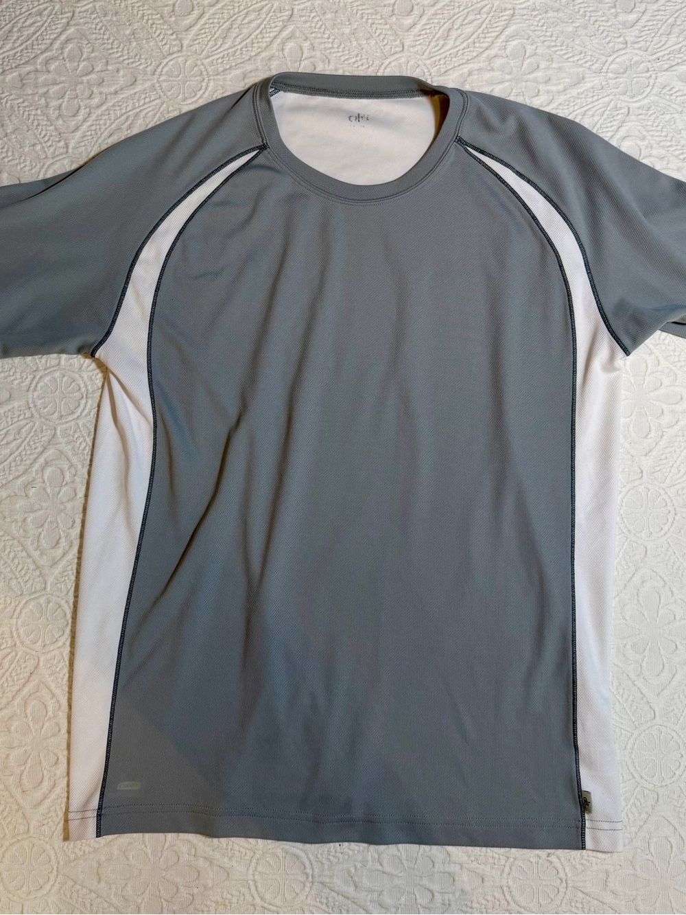 ALO Yoga Gray and White Performance Tee Size L Unisex